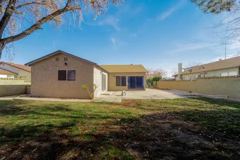 44609 Benald St, Lancaster, CA 93535 photo 4