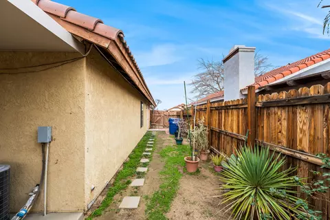 1552 Norberry St E, Lancaster, CA 93535 photo 28