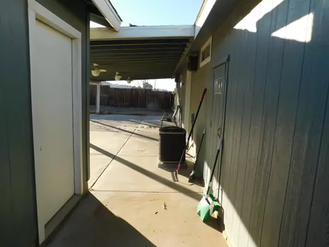 17250 Parkvalley Ave, Palmdale, CA 93591 photo 20