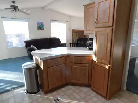17250 Parkvalley Ave, Palmdale, CA 93591 photo 8