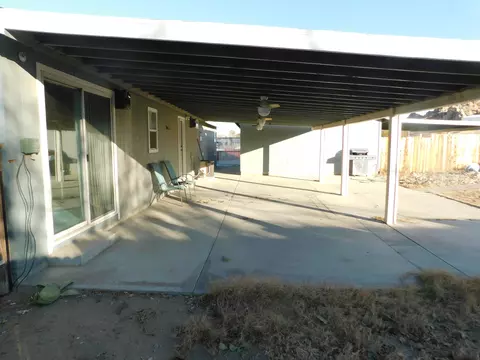 17250 Parkvalley Ave, Palmdale, CA 93591 photo 4
