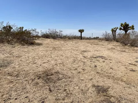 12970 Schlitz Rd, Phelan, CA 92371 photo 3