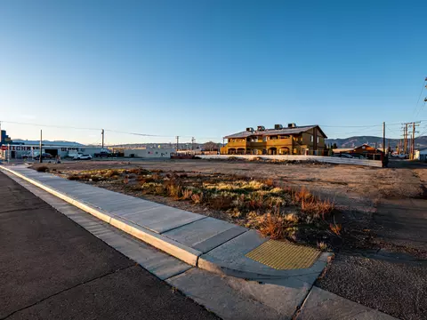 16014 K St, Mojave, CA 93501 photo 2