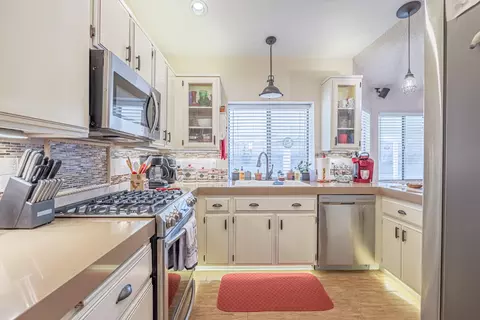 2604 Macfarlane Dr, Lancaster, CA 93536 photo 9