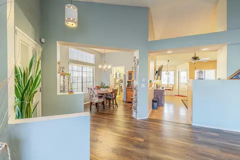 2604 Macfarlane Dr, Lancaster, CA 93536 photo 3