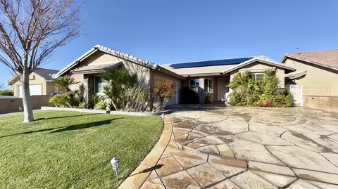 5743 Marseilles Dr, Palmdale, CA 93552