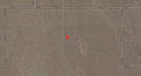 190 Th St E Ave T4, Palmdale, CA 93591 photo 10