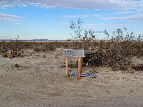 190 Th St E Ave T4, Palmdale, CA 93591