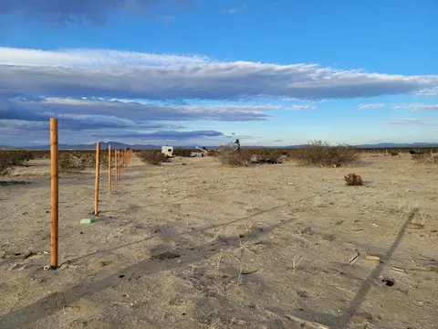 190 Th St E Ave S14, Palmdale, CA 93591 photo 3