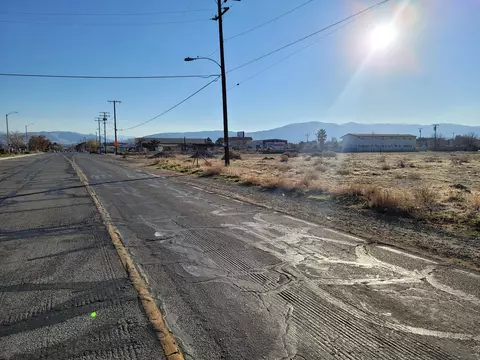15 Th St E Ave Q6, Palmdale, CA 93550 photo 3