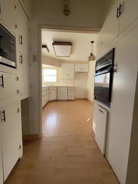 421 E St, Tehachapi, CA 93561 photo 8