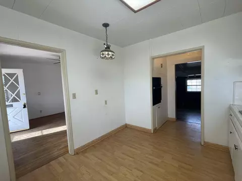 421 E St, Tehachapi, CA 93561 photo 10