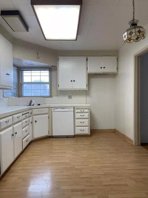 421 E St, Tehachapi, CA 93561 photo 7