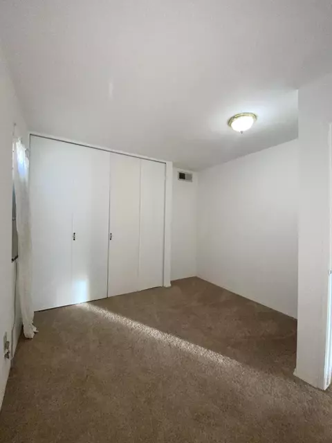 38459 2nd St E, Palmdale, CA 93550 photo 5