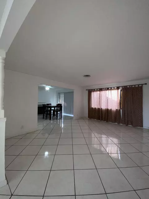38459 2nd St E, Palmdale, CA 93550 photo 2