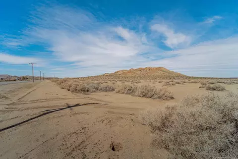Ave M Vic, Lancaster, CA 93535 photo 5