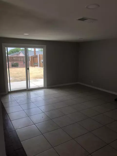 1247 E R5 Ave, Palmdale, CA 93550 photo 5