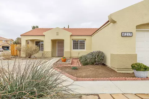 6217 Nova Dr, Lancaster, CA 93536 photo 4