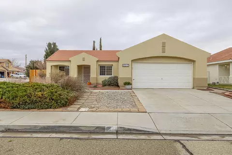 6217 Nova Dr, Lancaster, CA 93536 photo 2