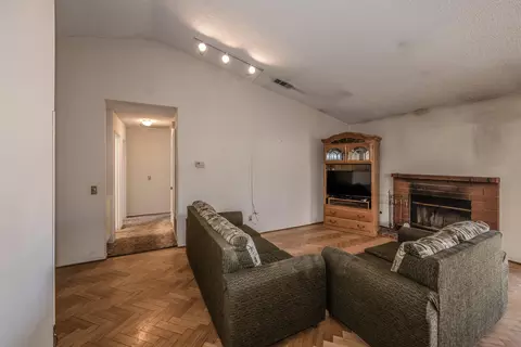 45109 E 17th St, Lancaster, CA 93535 photo 3
