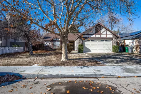 45109 E 17th St, Lancaster, CA 93535 photo 1