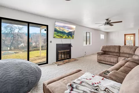 21806 Mariposa Rd, Tehachapi, CA 93561 photo 33