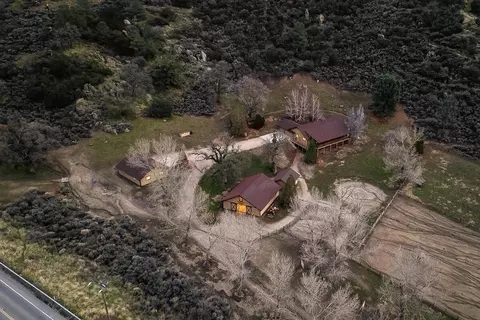 26400 Cumberland Rd, Tehachapi, CA 93561 photo 9