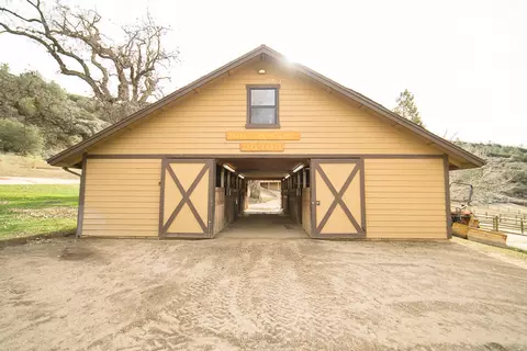 26400 Cumberland Rd, Tehachapi, CA 93561 photo 11