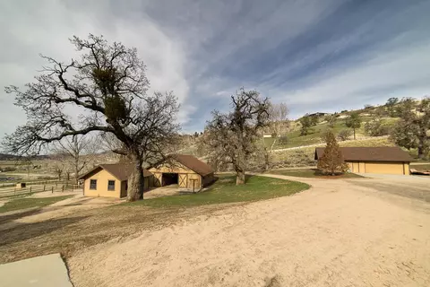 26400 Cumberland Rd, Tehachapi, CA 93561 photo 12