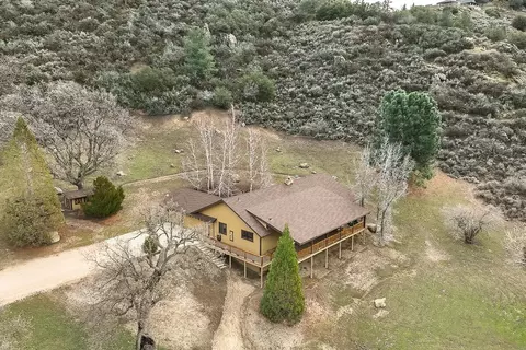 26400 Cumberland Rd, Tehachapi, CA 93561 photo 5
