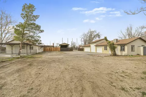 43458 6th St E, Lancaster, CA 93535 photo 1