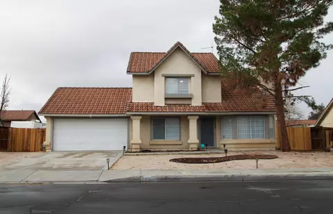 37529 Monarch St, Palmdale, CA 93552