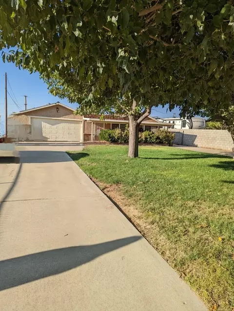 4059 Ave L8 W, Lancaster, CA 93536