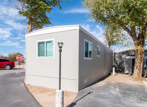 45131 28th Street East Spc 7 E #., Lancaster, CA 93535 photo 2