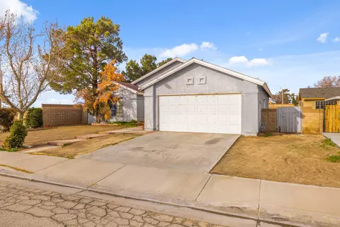2503 Avenue J4 E, Lancaster, CA 93535