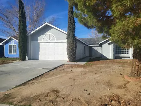 623 Twinberry Ln, Lancaster, CA 93534 photo 2