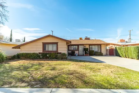 45841 Kingtree Ave, Lancaster, CA 93534 photo 2
