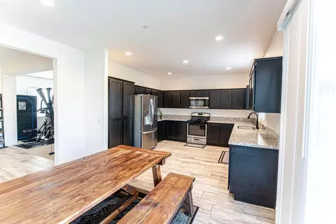 2030 Howard St, Rosamond, CA 93560 photo 6