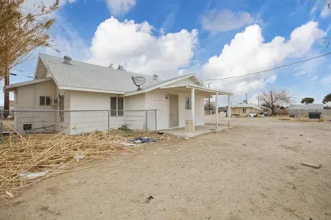 44704 16th St W, Lancaster, CA 93534