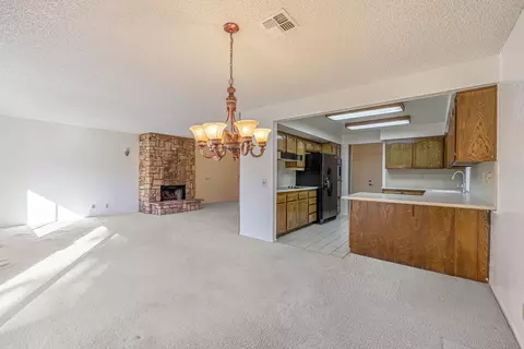 220 Eagle Ln, Palmdale, CA 93551 photo 4