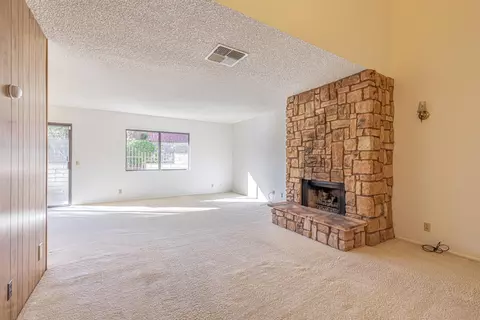 220 Eagle Ln, Palmdale, CA 93551 photo 7