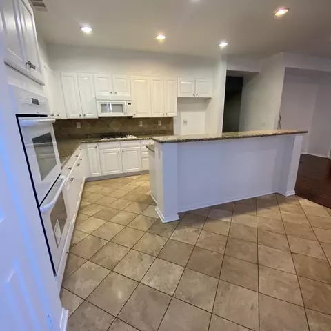 1643 E Ave J 4, Lancaster, CA 93535 photo 13