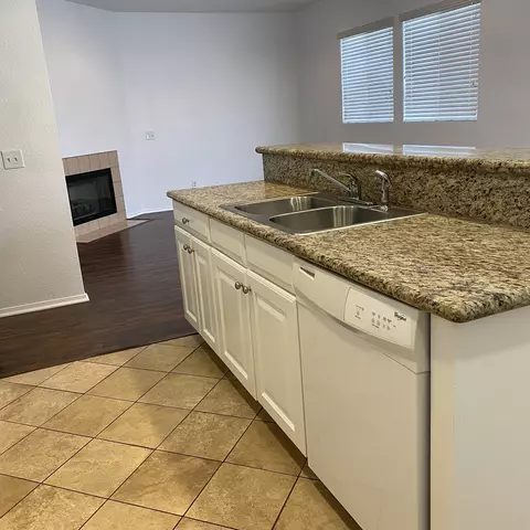 1643 E Ave J 4, Lancaster, CA 93535 photo 14