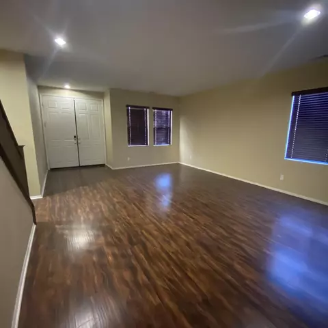 1643 E Ave J 4, Lancaster, CA 93535 photo 4