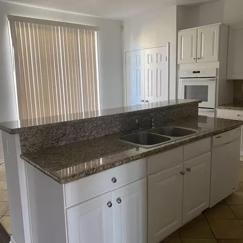 1643 E Ave J 4, Lancaster, CA 93535 photo 10