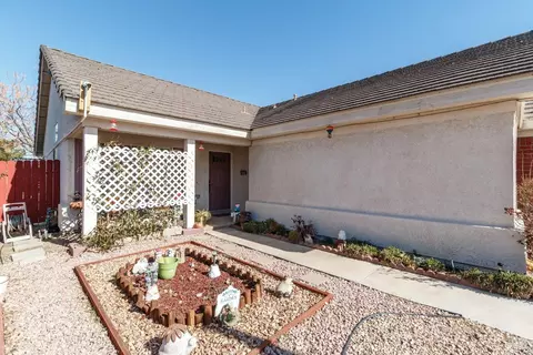 2135 Bend Ave, Lancaster, CA 93535 photo 4