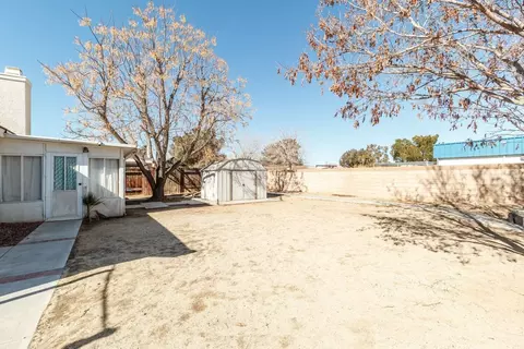 2135 Bend Ave, Lancaster, CA 93535 photo 31