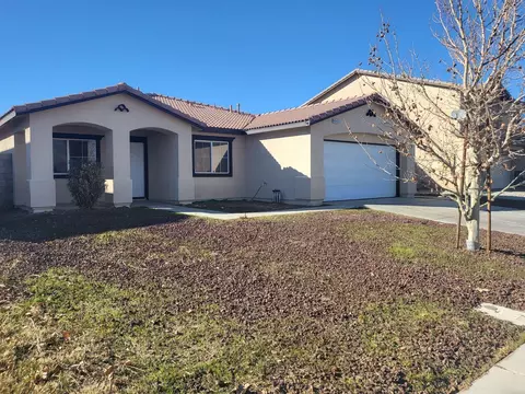 45431 Spahn Ln, Lancaster, CA 93535 photo 2