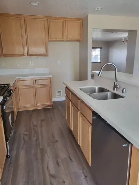 45431 Spahn Ln, Lancaster, CA 93535 photo 5