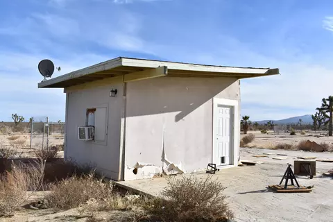 202 Cholame Rd, Phelan, CA 92371 photo 9